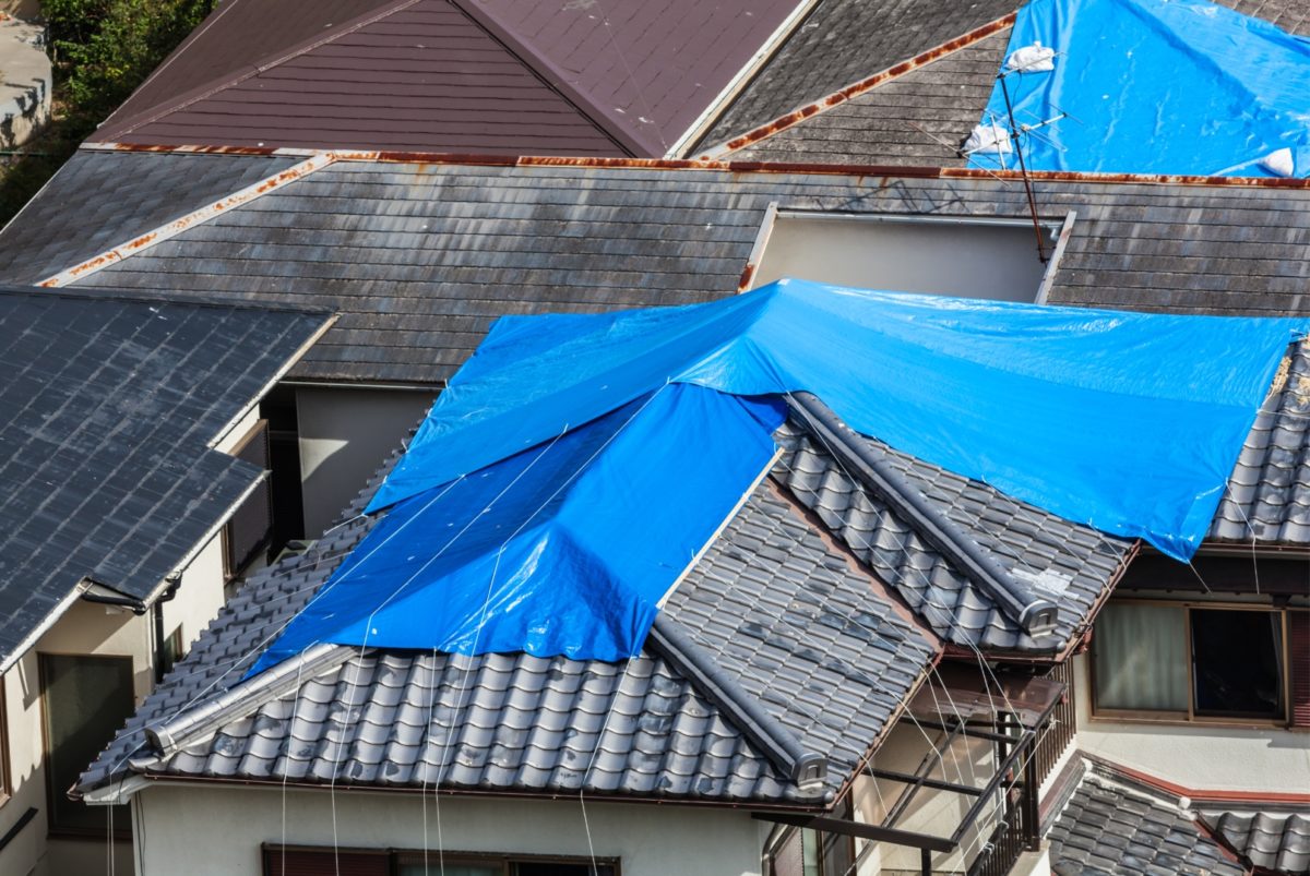 How Roofing Contractors Navigate Storm Seasonfeatured image